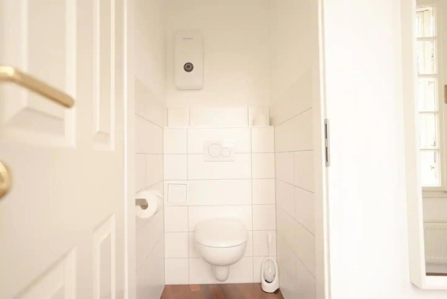 Authentic Austrian Flat In The South Of Vienna Apartment Modling Exterior photo