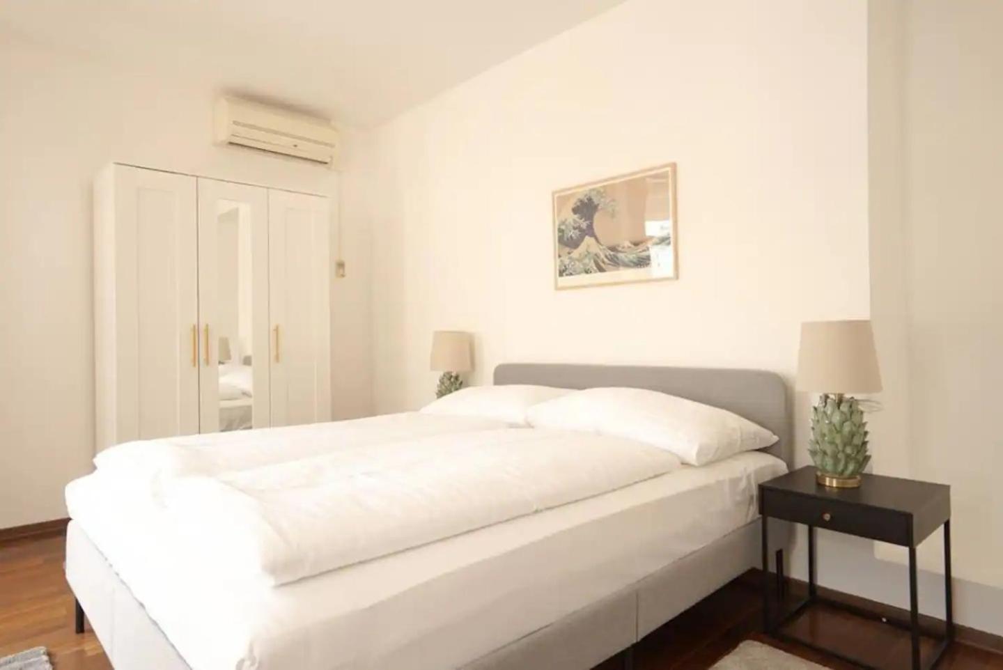 Authentic Austrian Flat In The South Of Vienna Apartment Modling Exterior photo