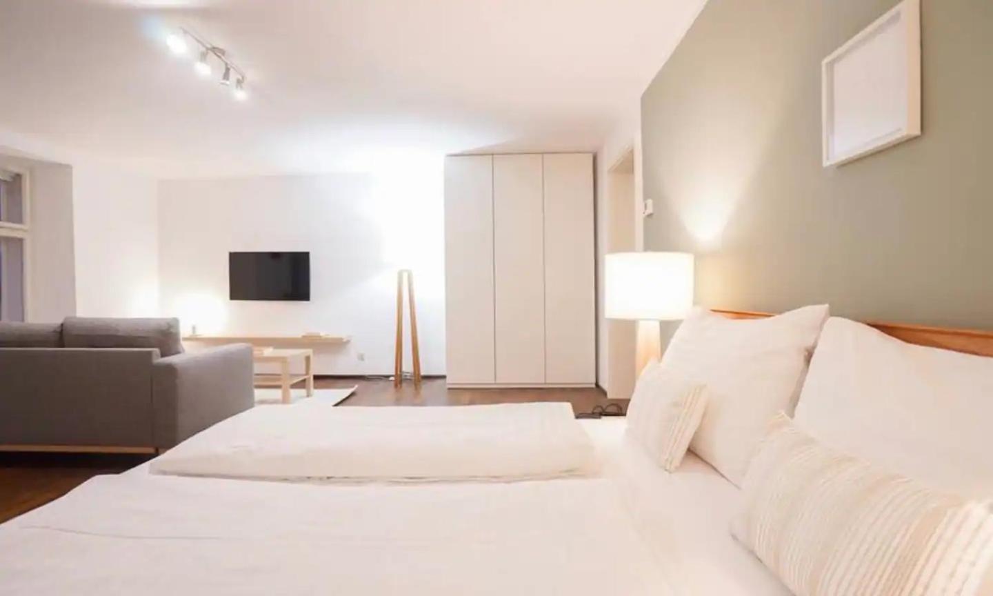 Authentic Austrian Flat In The South Of Vienna Apartment Modling Exterior photo